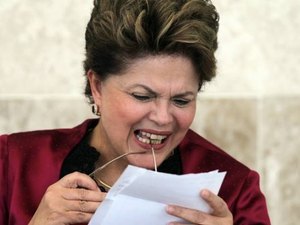 Devemos repudiar os que querem sempre o desastre e a catástrofe, diz Dilma