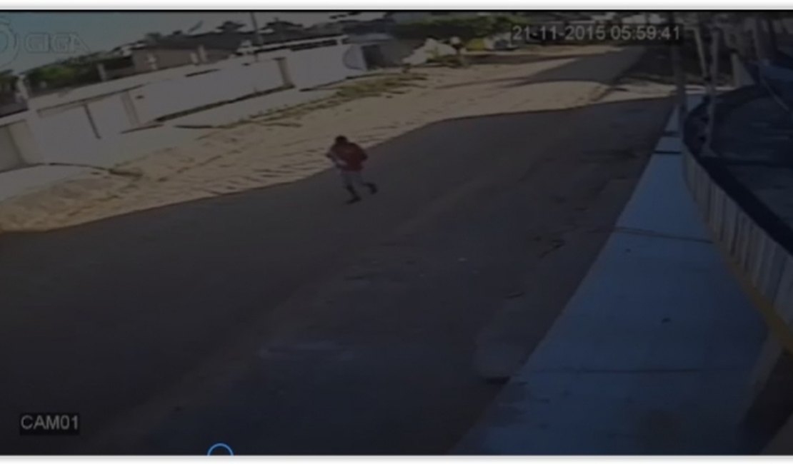 [Vídeo] Homem tem pertences furtados de veículo em Arapiraca