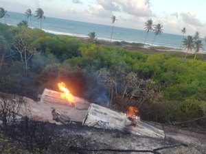 Bombeiros confirmam morte de motorista de carreta que pegou em Jequiá