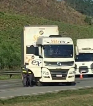 Suspeita de bomba no Rodoanel: Motorista desmaia ao ser retirado de carreta