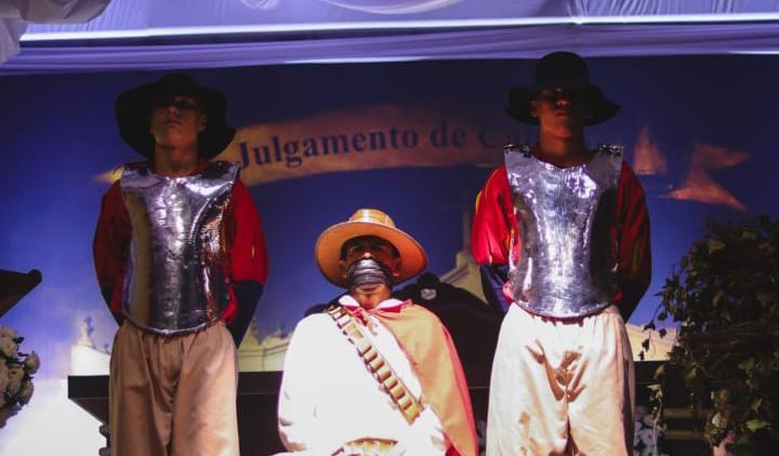 Espetáculo ‘O Julgamento de Calabar no Tribunal Celestial’ encanta público em Porto Calvo