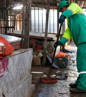 Mutirão de limpeza retira 36 toneladas de lixo do Mercado e Feirinha do Tabuleiro