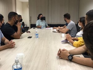 Comissão de candidatos ao cardo da PM se reúne na Defensoria Pública para retomar trâmite de concurso