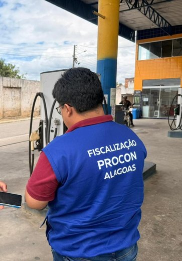 Procon notifica mais de 150 postos por suspeita de aumento irregular nos combustíveis
