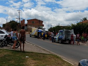 [Vídeo] Duas pessoas ficam feridas após colisão de motos em Pão de Açúcar