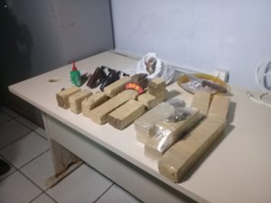  Homem é preso com dinheiro, armas de fogo e 7kg de maconha