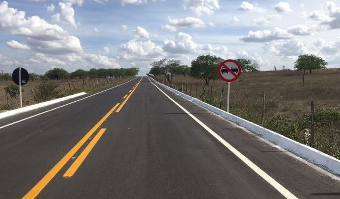 Governador inaugura reconstrução de mais de 30 km da rodovia AL-120