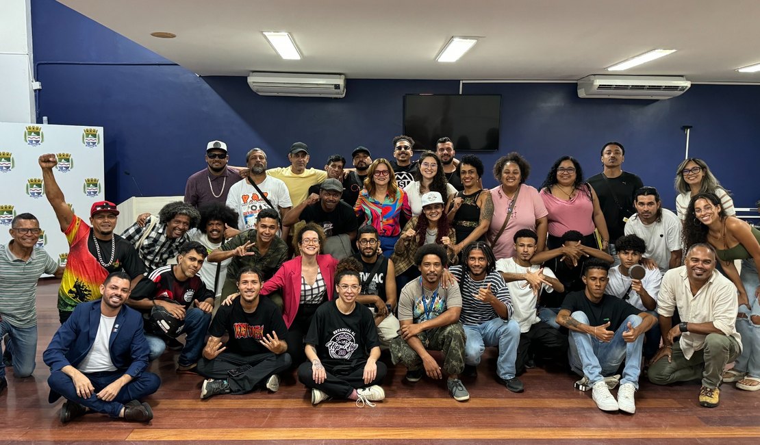Teca Nelma aprova projeto de lei que institui o dia municipal do Hip Hop