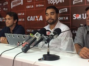 Vitória surpreende e anuncia Petkovic para comandar a equipe