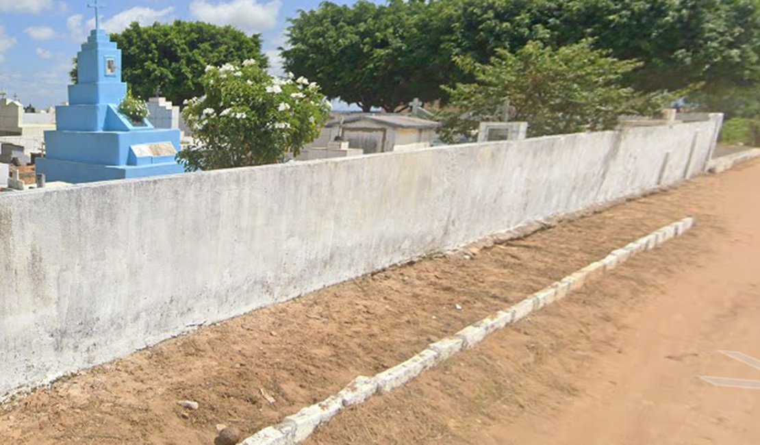Homem ameaça coveiro em cemitério da Vila São José, em Arapiraca