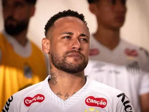 Neymar admite que pode se aposentar em dezembro: 'Um dia de cada vez'