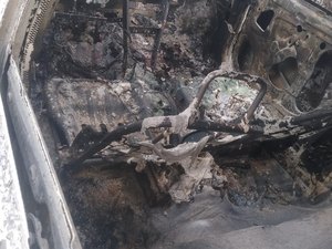 Polícia encontra ossada humana dentro de carro carbonizado em Satuba