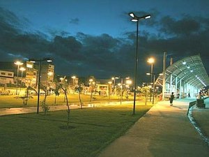 Quadrilha assalta vítimas, é seguida por pedestre, e um dos suspeitos é  preso