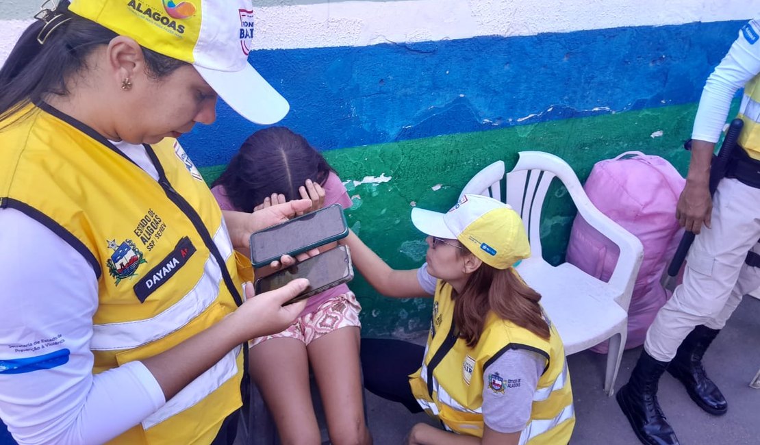 Menina de 11 anos é devolvida à mãe depois de ser encontrada sozinha em feira do Jacintinho