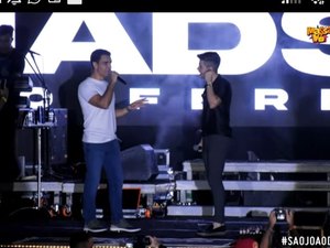 “Quando a gente entra na parada é para ganhar, viu”, diz JHC durante show em Jaraguá
