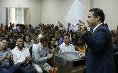 Governador conclama diretores a ajudar o Governo a fazer a revolução que a educação em Alagoas está precisando (Fotos: Márcio Ferreira)
