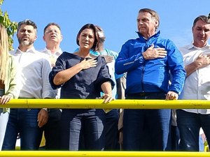 Bolsonaro participa de evento de motociclistas em Brasília usando tornozeleira eletrônica