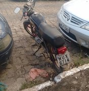 Após tumulto, polícia apreende moto com registro de roubo na Pajuçara
