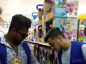 Procon realiza fiscalização em lojas e divulga pesquisa de preços para o Dia das Crianças