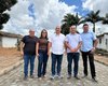 Prefeito Leandro Silva cumpre promessa e leva calçamento ao povoado Olho D’Água