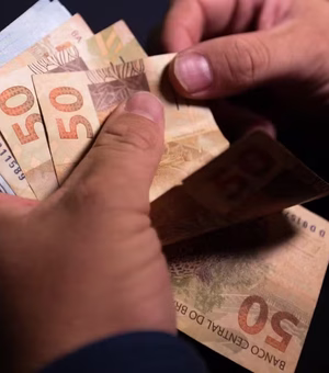 Cerca de 50 milhões de pessoas ainda têm dinheiro esquecido nos bancos; veja como buscar os recursos