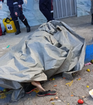 Homem é morto a facadas próximo ao mercado público de Arapiraca após discussão