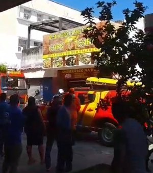 Princípio de incêndio em estabelecimento comercial em Maceió