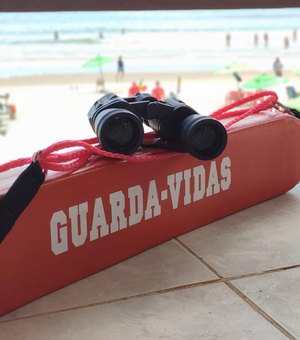 Quatro vítimas de afogamento são resgatados na Praia do Francês