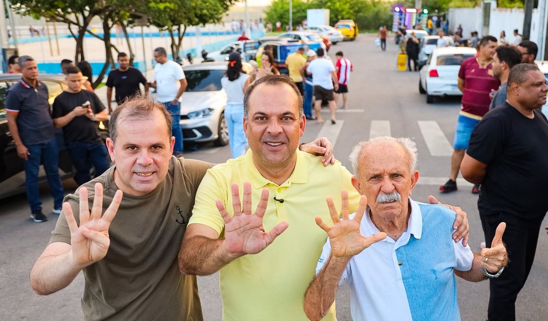 Francisco Sales inicia campanha com adesivaço e reúne apoiadores em Maceió