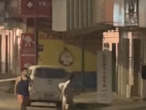 Jovens espancam homem em via pública no bairro Tabuleiro do Martins