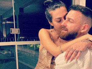 Cleo assume namoro com ex-affair e publica primeira foto de casal