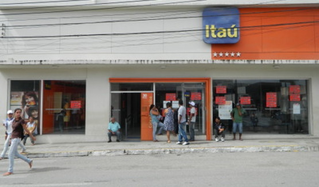 Funcionários do banco Itaú paralisam atividades nesta terça-feira