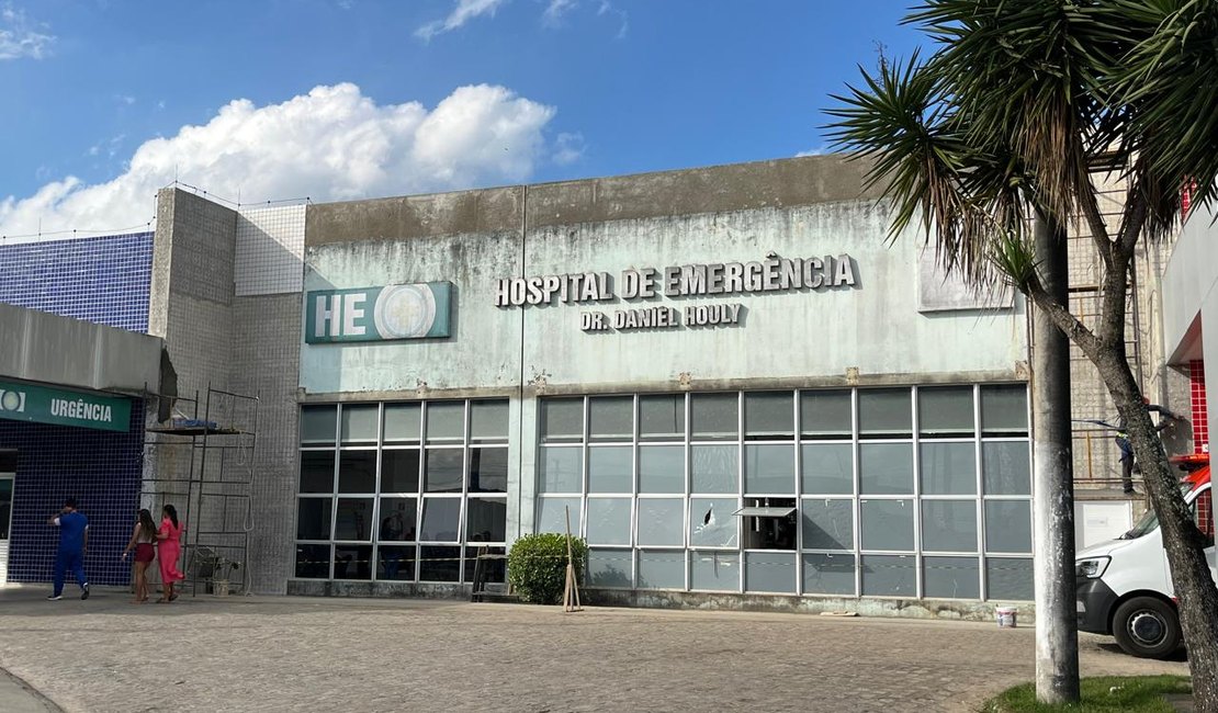 Foragido da Justiça é baleado e é preso ao dar entrada no Hospital de Emergência do Agreste