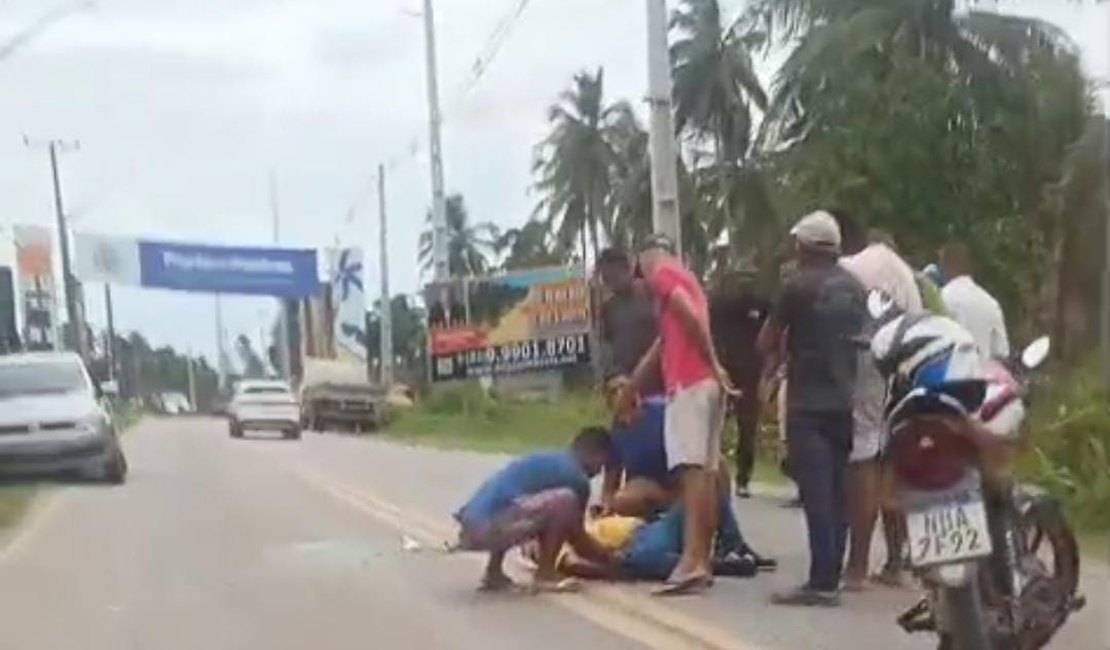 Colisão entre carro e moto deixa homem ferido na AL-101 Norte em São Miguel dos Milagres