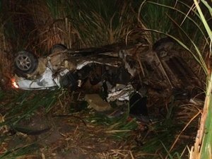 Colisão entre carro de passeio e van deixa um morto e um ferido na AL-105