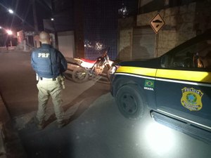 Motociclista é preso pela PRF por adulteração de veículo, em Teotônio Vilela