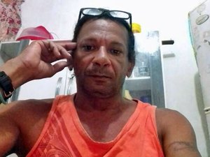 Homem é encontrado morto dentro de casa com ferimentos de arma branca