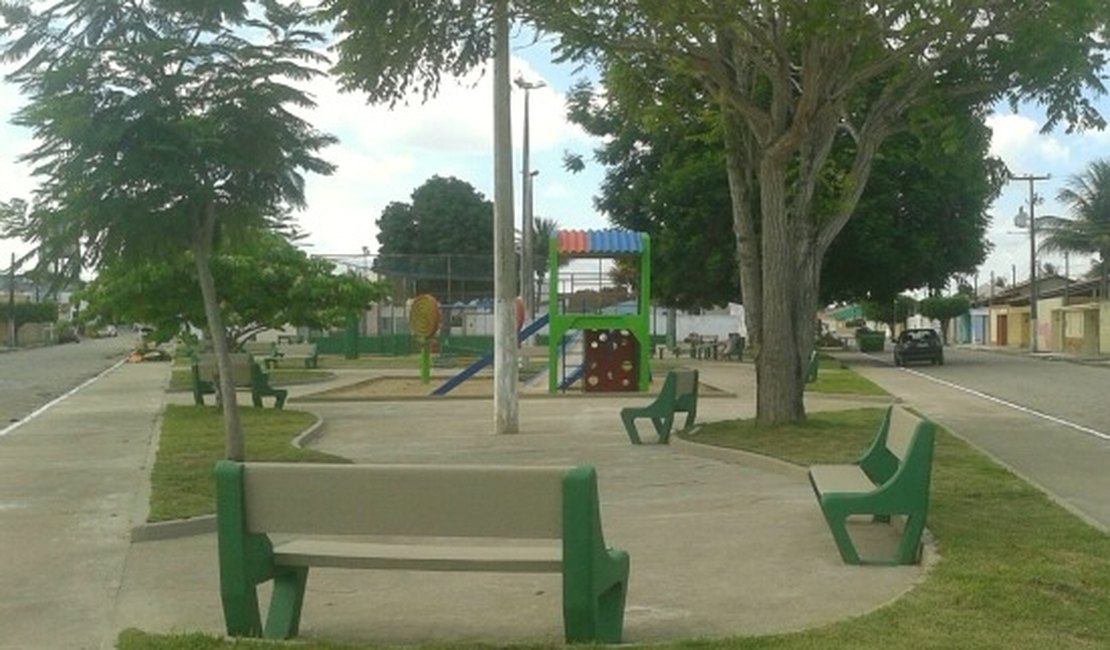 Praça Juvenal Cunha é revitalizada no bairro Baixa Grande