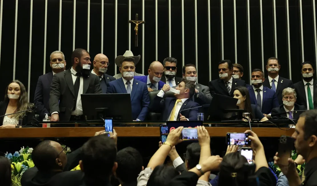 Mesa da Câmara encaminha denúncias contra deputados à Corregedoria