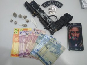 Grupo é flagrado vendendo drogas próximo a parque de diversões no interior