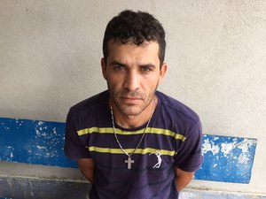 Jovem em atitude suspeita é preso com maconha no Agreste 