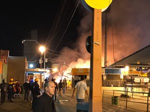 [Vídeo] Incêndio no Parque do Povo cancela shows e suspende São João de Campina Grande 