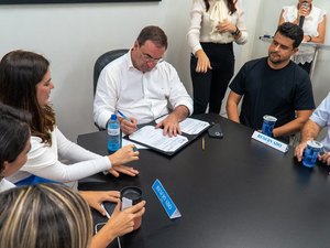Prefeito assina ordem de serviço para obras de infraestrutura entre povoados em Arapiraca