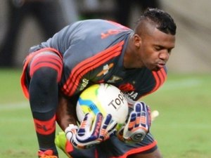 Agente de Felipe nega intenção de processar Fla e negocia com time dos EUA