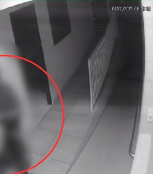 [Vídeo] Homem é preso em flagrante por furto em igreja no centro de Maceió