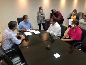 Henrique Vilela comemora convênio para criar plano Diretor de Porto de Pedras