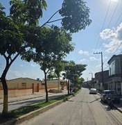 Prefeitura de Matriz de Camaragibe inicia poda de árvores na Avenida Manoel dos Santos