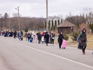 Bombardeio russo impede mais uma vez retirada de pessoas de Mariupol
