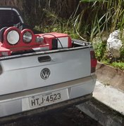 Carro perde freio e cai em buraco na serra do Goití
