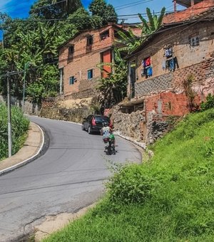 Defesa Civil interdita Ladeira da Moenda, em Maceió, nesta quarta-feira (29)